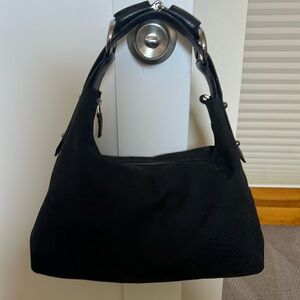 Gucci GG Pattern Horsebit Shoulder Bag GG Canvas Black
Includes dust bag